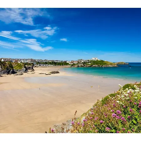 Modern Sea Views Private Parking Apartament New Quay